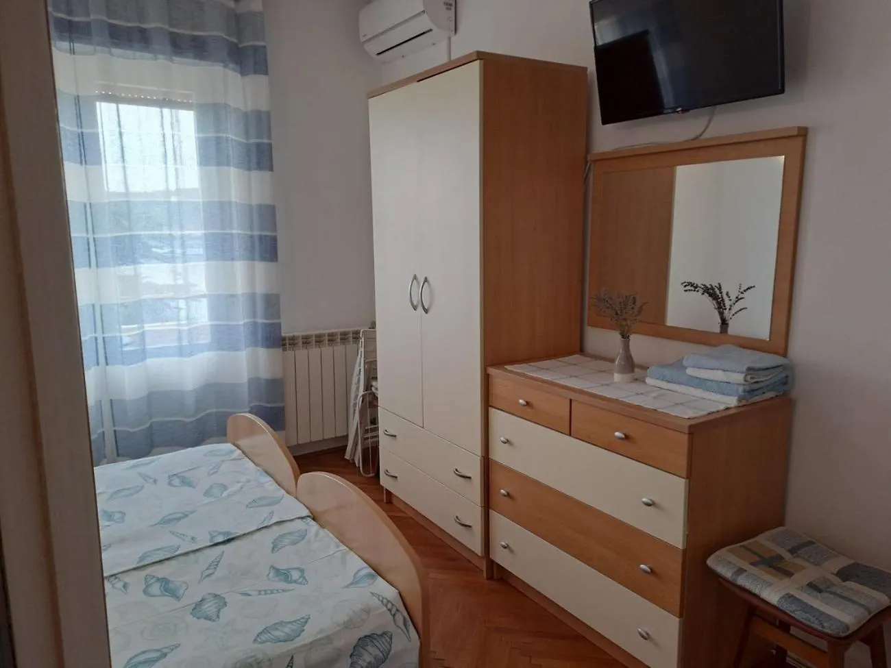 Apartments And Rooms By The Sea Barbat, Rab - 20049 Rab Town 0*,  Croatia